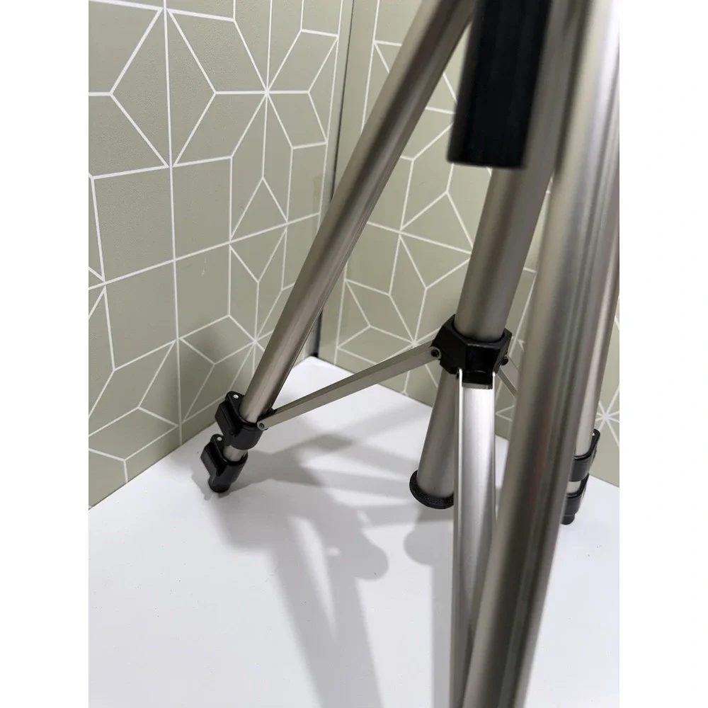 MAGNAVOX UNIVERSAL‎ TRIPOD, FOR CAMCORDERS And 35mm CAMERAS,